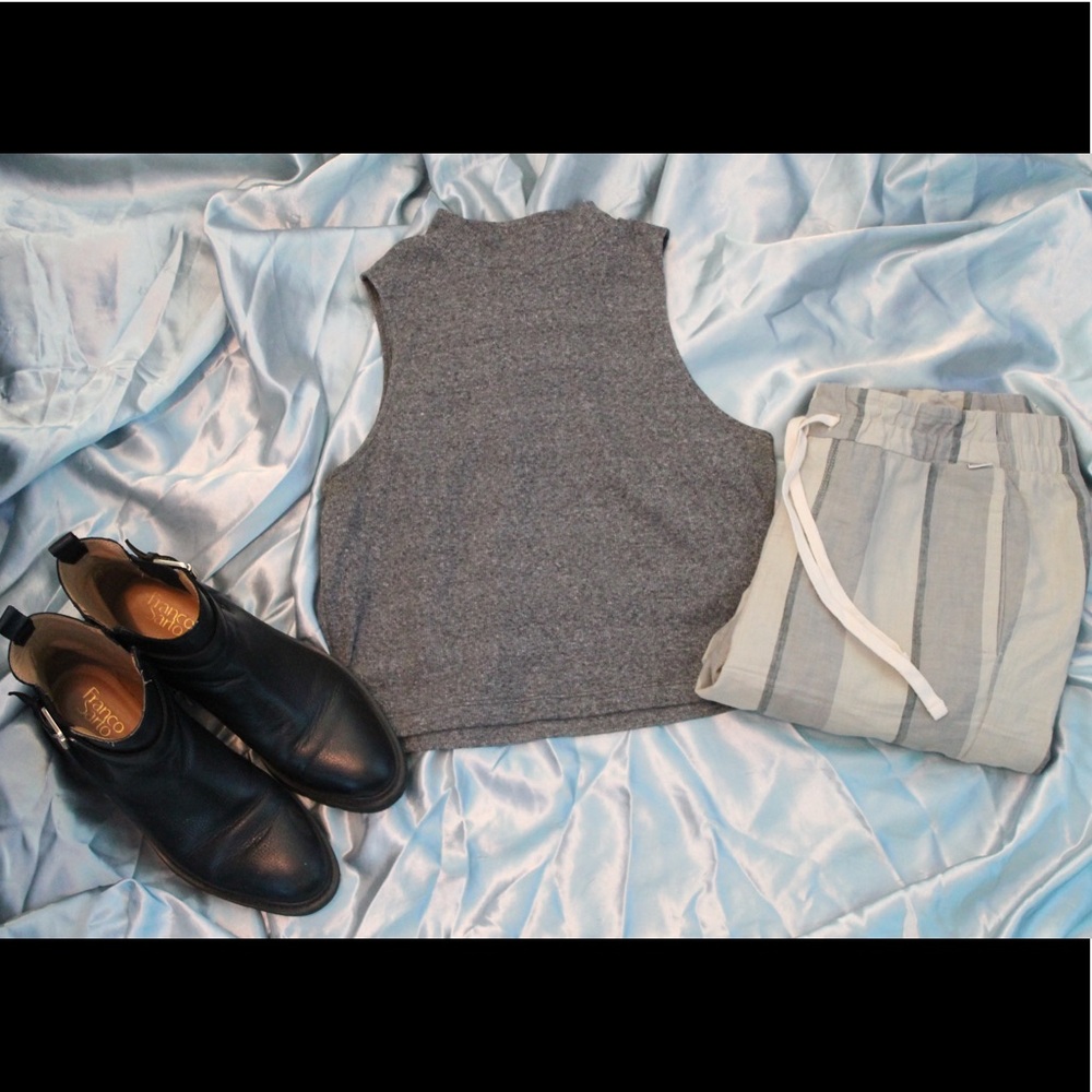 H&M Cropped Turtleneck Tank Top 🐢💚